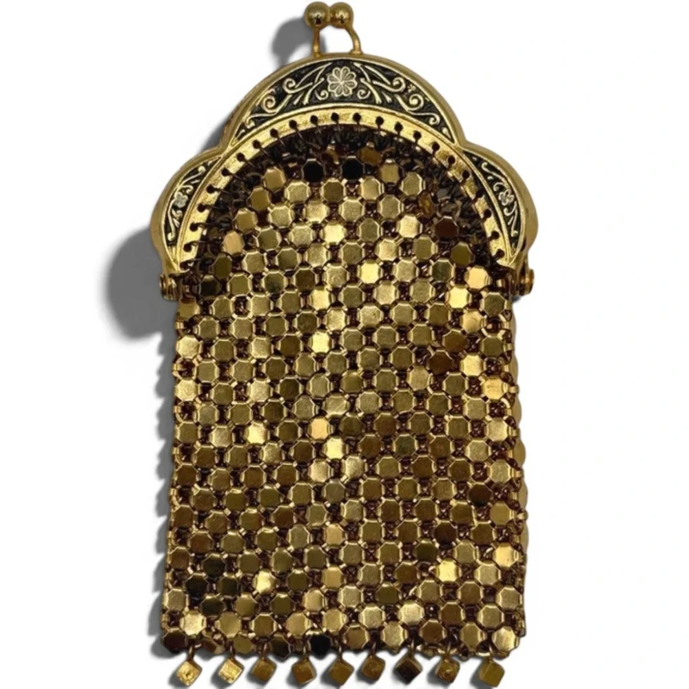 Vintage Gold Tone Metal Coin Purse Art Deco Etched Floral Frame Kiss lock Fringe